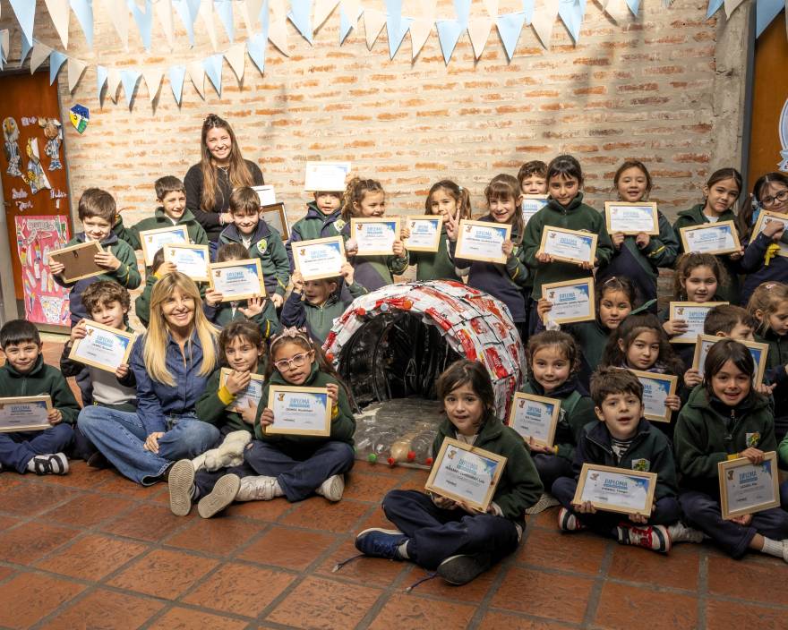 Marisa Fassi reconoció a los alumnos de Silos por el proyecto ambiental “Ecocuchas”